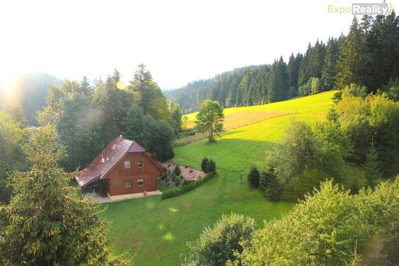 Pronájem bytu s výtahem, se sklepem a parkovacím stáním