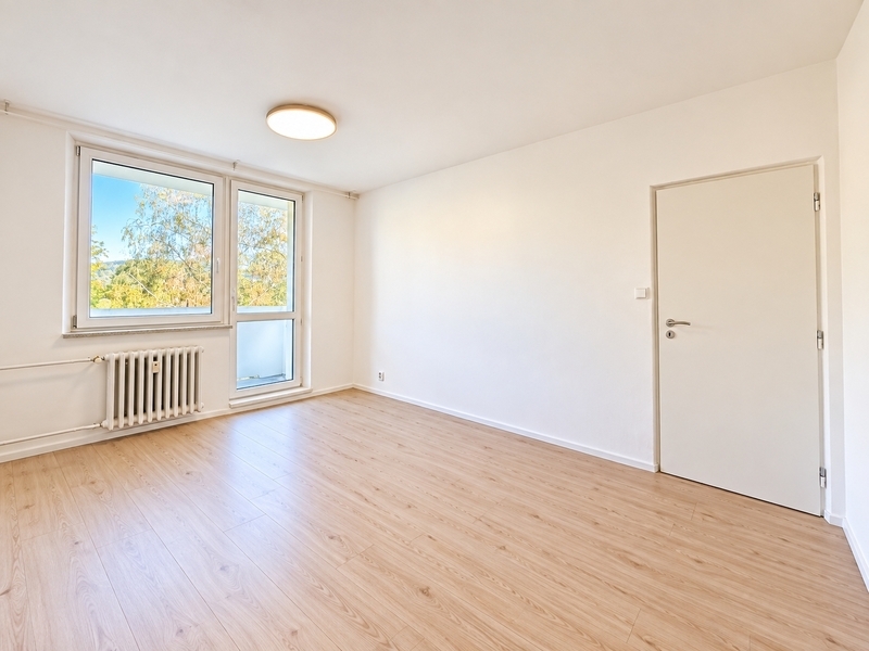 Pronájem bytu 1+1 s lodžií, 37 m² – Zborovská, Zlín