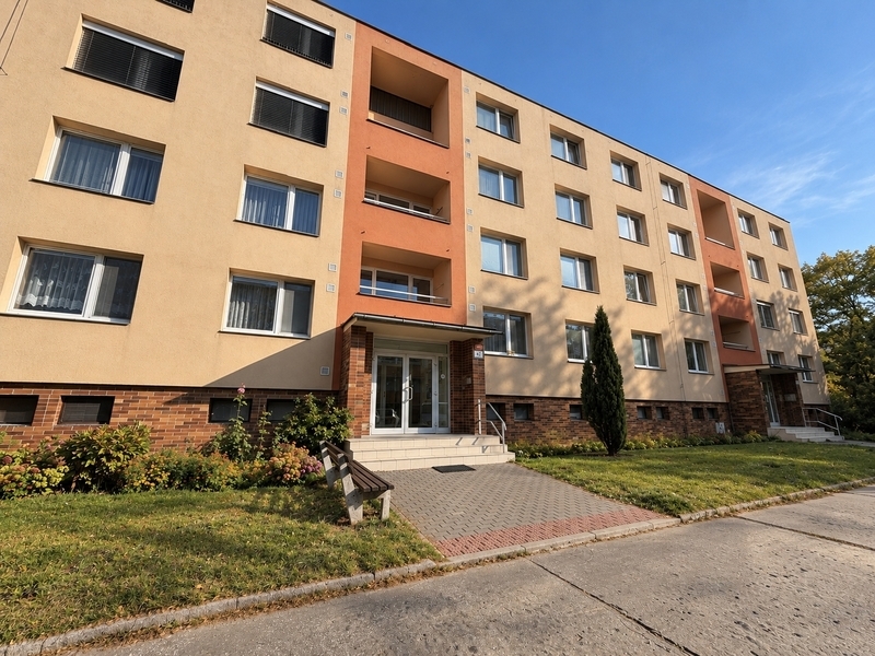 Pronájem bytu 1+1 s lodžií, 37 m² – Zborovská, Zlín