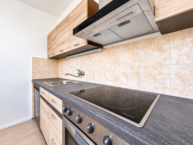 Pronájem bytu 1+1 s lodžií, 37 m² – Zborovská, Zlín