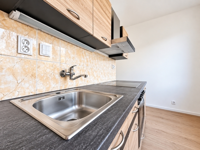 Pronájem bytu 1+1 s lodžií, 37 m² – Zborovská, Zlín