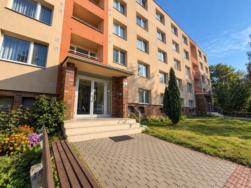 Pronájem bytu 1+1 s lodžií, 37 m² – Zborovská, Zlín
