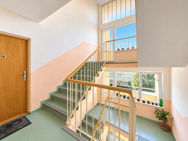 Pronájem bytu 1+1 s lodžií, 37 m² – Zborovská, Zlín