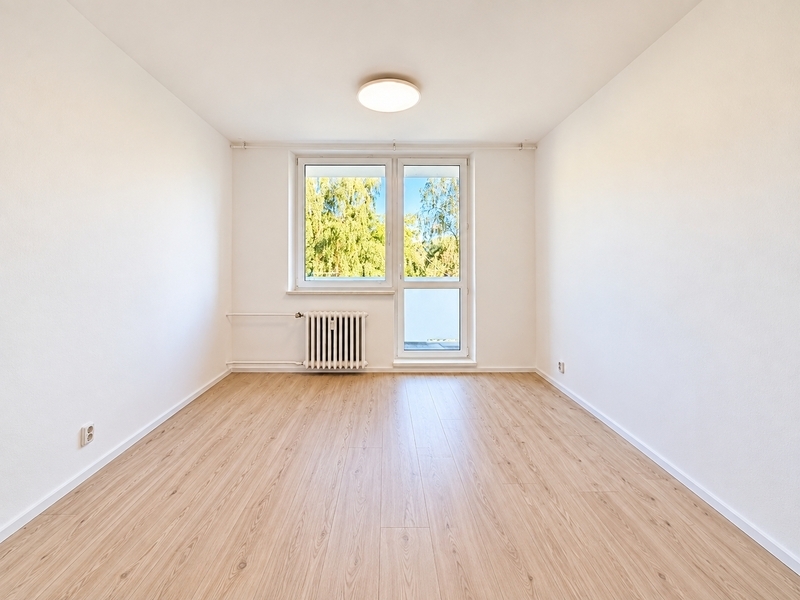 Pronájem bytu 1+1 s lodžií, 37 m² – Zborovská, Zlín