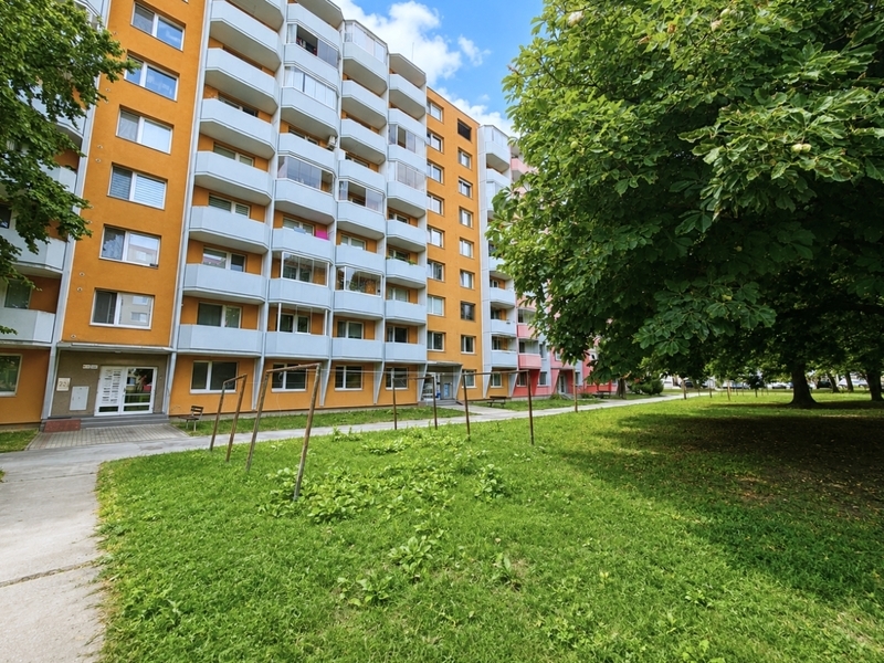Prodej bytu 2+kk s lodžií a sklepem, Otrokovice – ul. Polní