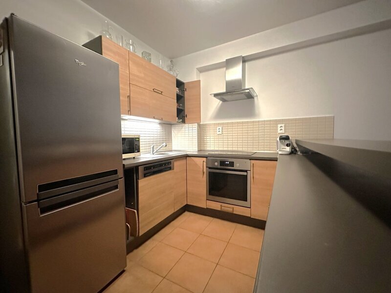 Pronájem moderního bytu 2+kk s terasou, výtahem a sklepem v centru Zlína