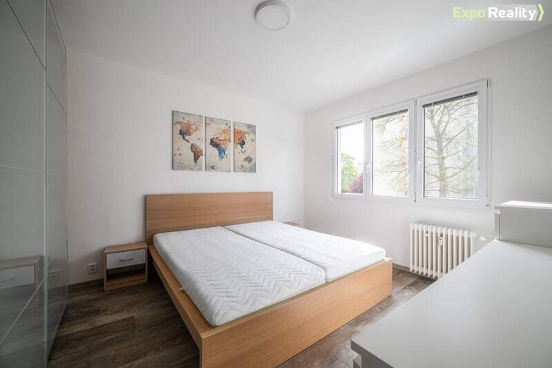 Pronájem bytu 2+1 po rekonstrukci s lodžií v žádané lokalitě.