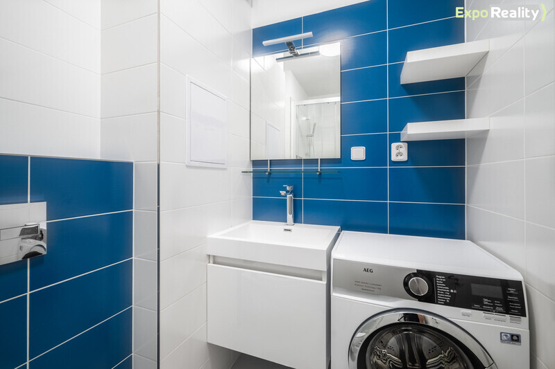 Pronájem bytu 2+1 po rekonstrukci s lodžií v žádané lokalitě.