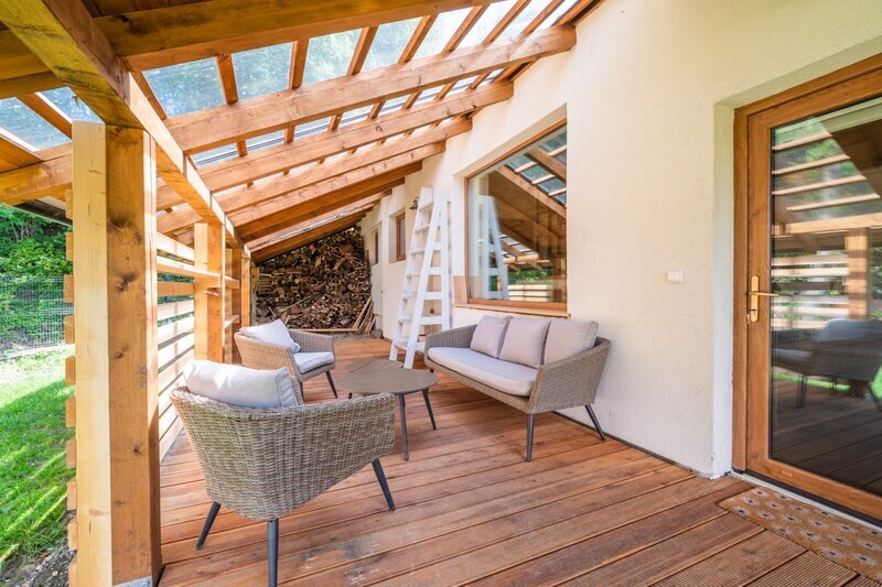 Pronájem luxusního stylového rodinného domu se zahradou a saunou, Kudlov u Zlína