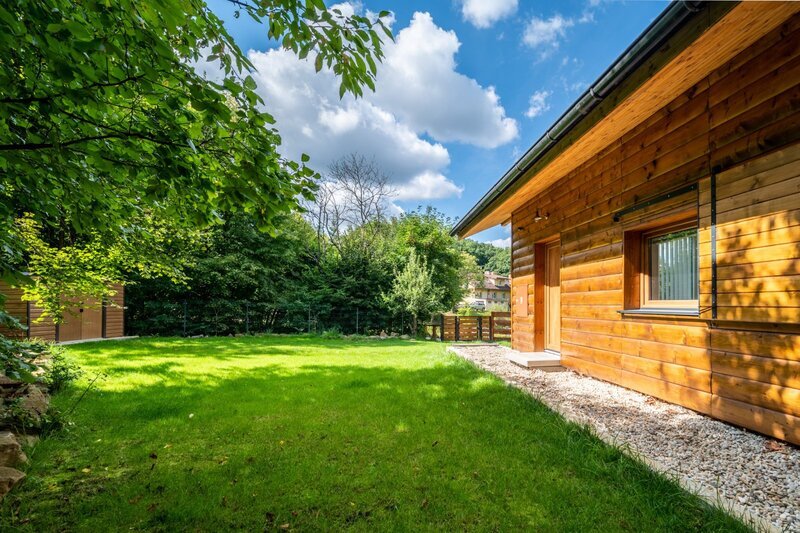 Pronájem luxusního stylového rodinného domu se zahradou a saunou, Kudlov u Zlína