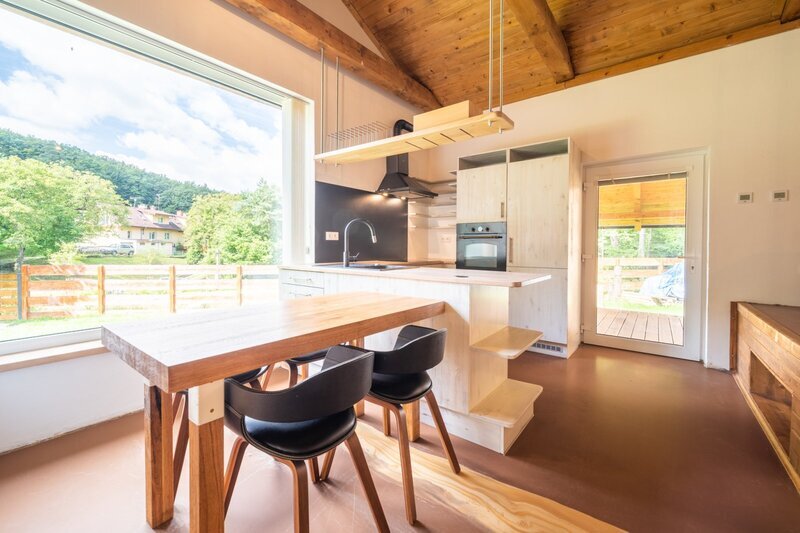 Pronájem luxusního stylového rodinného domu se zahradou a saunou, Kudlov u Zlína