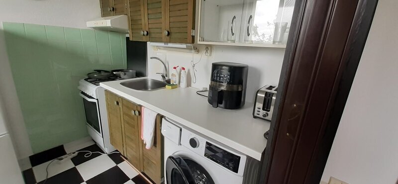 Pronájem zařízeného bytu 2+1, 45m2, 3. patro ze 7, ulice Slezská, Zlín