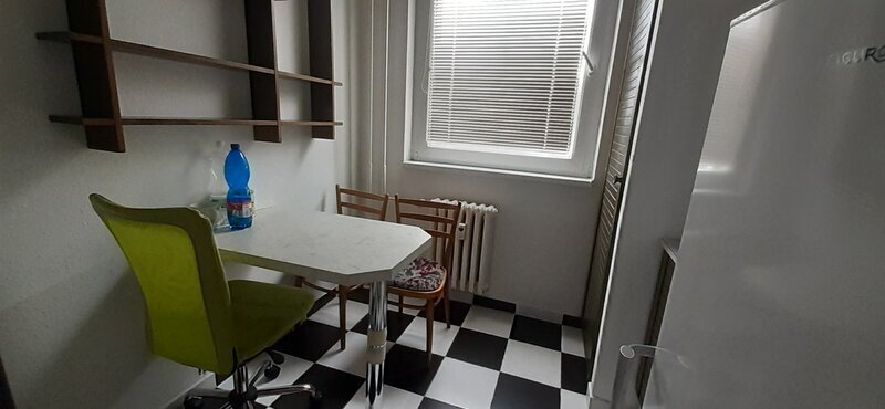 Pronájem zařízeného bytu 2+1, 45m2, 3. patro ze 7, ulice Slezská, Zlín