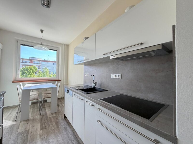 Pronájem bytu 2+1 s balkonem, 62 m² – Zlín, Jižní Svahy, ul. Křiby