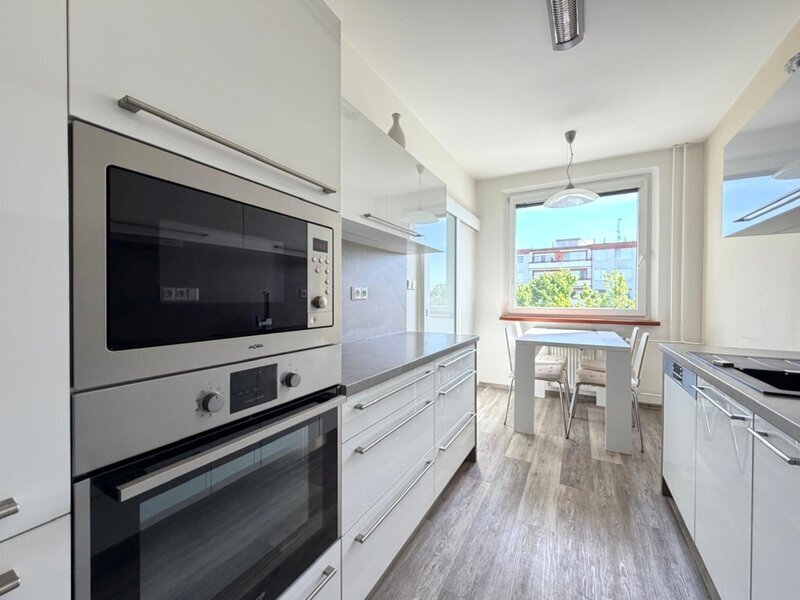 Pronájem bytu 2+1 s balkonem, 62 m² – Zlín, Jižní Svahy, ul. Křiby