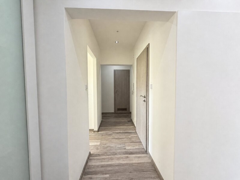Pronájem bytu 2+1 s balkonem, 62 m² – Zlín, Jižní Svahy, ul. Křiby
