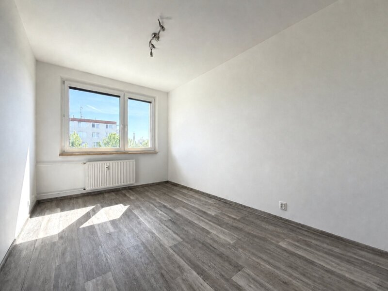 Pronájem bytu 2+1 s balkonem, 62 m² – Zlín, Jižní Svahy, ul. Křiby