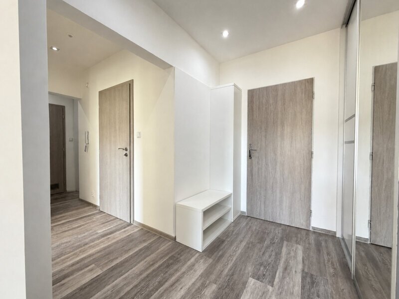 Pronájem bytu 2+1 s balkonem, 62 m² – Zlín, Jižní Svahy, ul. Křiby