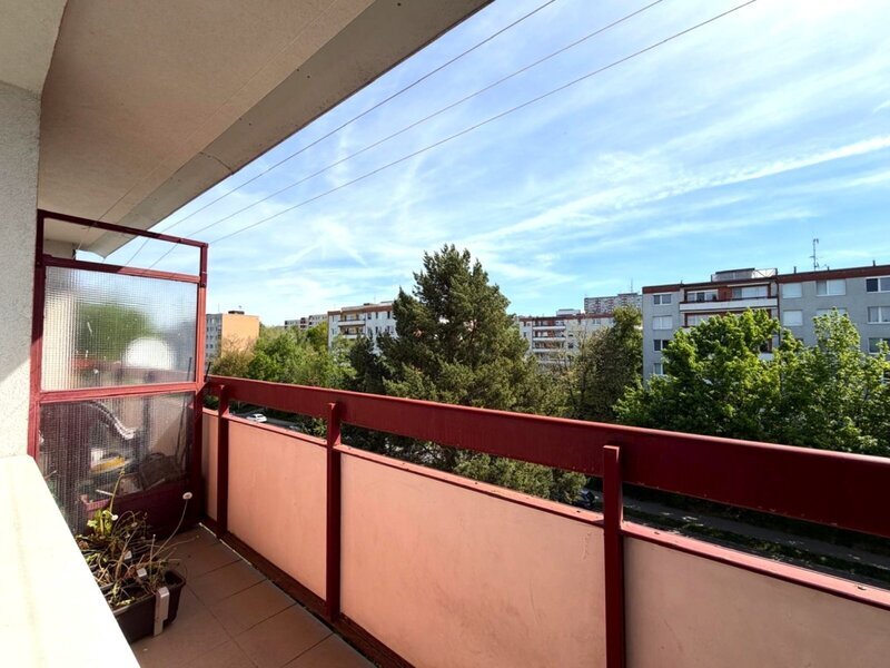Pronájem bytu 2+1 s balkonem, 62 m² – Zlín, Jižní Svahy, ul. Křiby