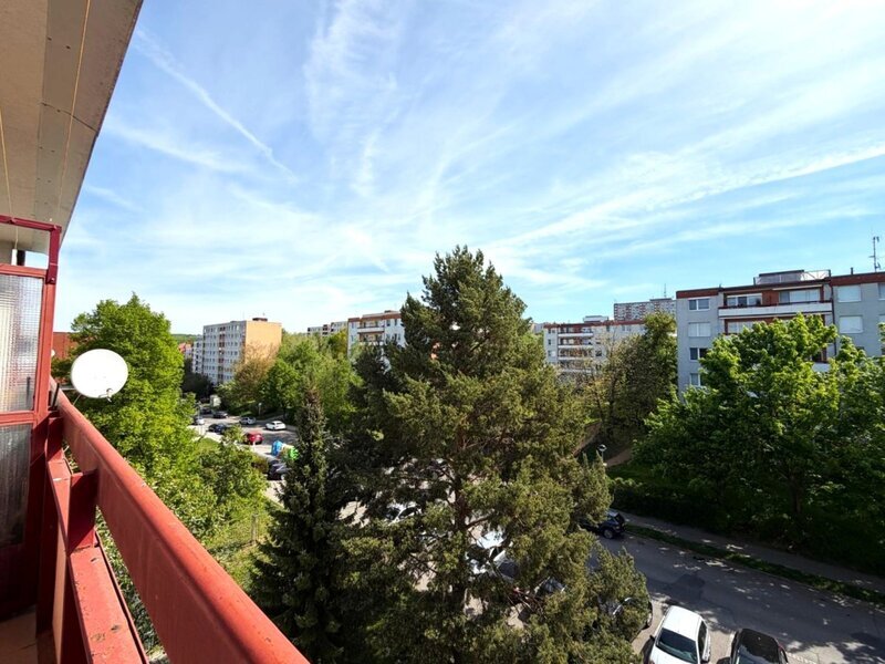 Pronájem bytu 2+1 s balkonem, 62 m² – Zlín, Jižní Svahy, ul. Křiby