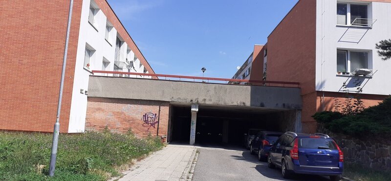 Pronájem podzemní zděné garáže, ul. Dětská, Zlín