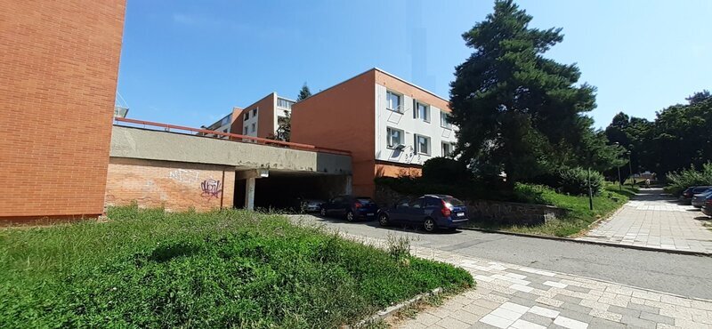 Pronájem podzemní zděné garáže, ul. Dětská, Zlín