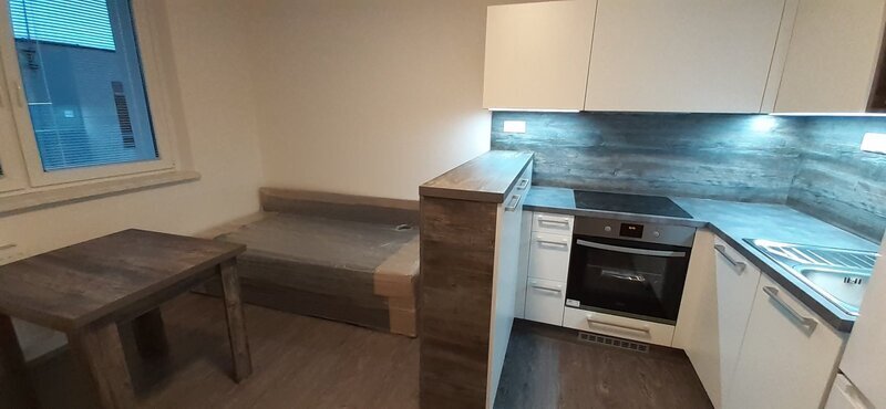 Pronájem bytu v novostavbě, 1+kk, 3.patro, kompletně zařízený