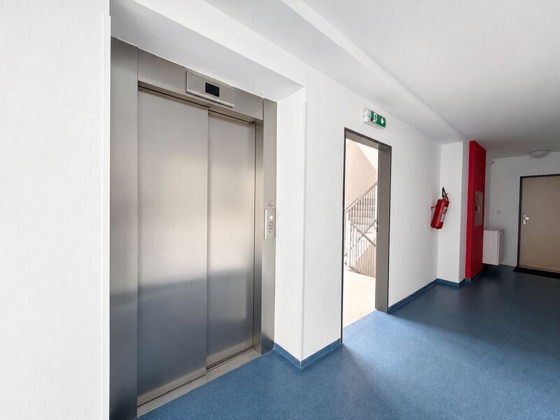 Pronájem krásného bytu 2+kk s prostornou terasou, garážovým stáním a sklepem – Pod Křiby, Zlín