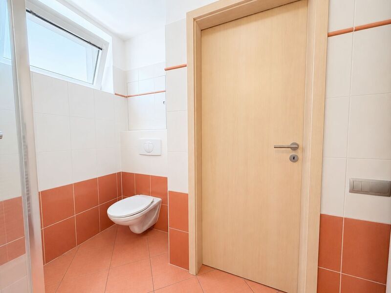 Pronájem krásného bytu 2+kk s prostornou terasou, garážovým stáním a sklepem – Pod Křiby, Zlín