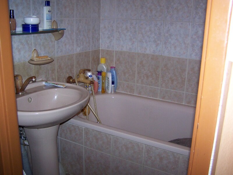 Nabízíme k prodeji byt 2+1, 60 m2, po částečné rekonstrukci, ve Zlíně, ul. M. Knesla, 4.NP.