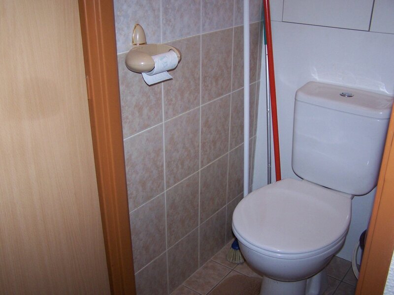 Nabízíme k prodeji byt 2+1, 60 m2, po částečné rekonstrukci, ve Zlíně, ul. M. Knesla, 4.NP.