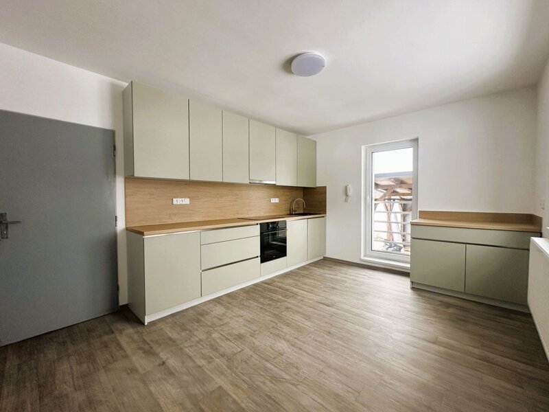 Pronájem zrekonstruovaného bytu 2+kk v obci Huslenky