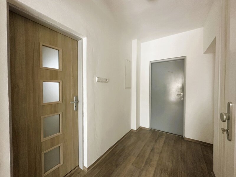 Pronájem zrekonstruovaného bytu 2+kk v obci Huslenky