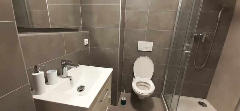 Pronájem pěkného bytu 1+kk, v novostavbě, pochůzná vzdálenost od centra Zlína