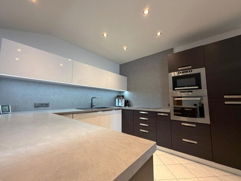 Prodej rodinného domu 4+kk, Vlčnov – terasa, garáž, bazén i zahrada