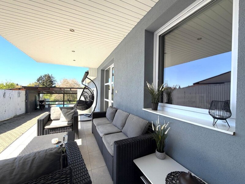 Prodej rodinného domu 4+kk, Vlčnov – terasa, garáž, bazén i zahrada