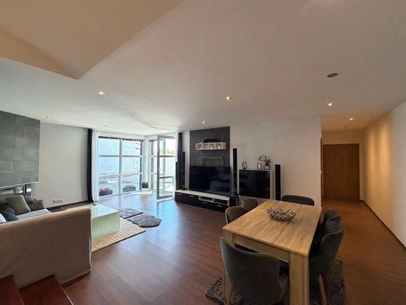 Prodej rodinného domu 4+kk, Vlčnov – terasa, dílna, bazén i zahrada