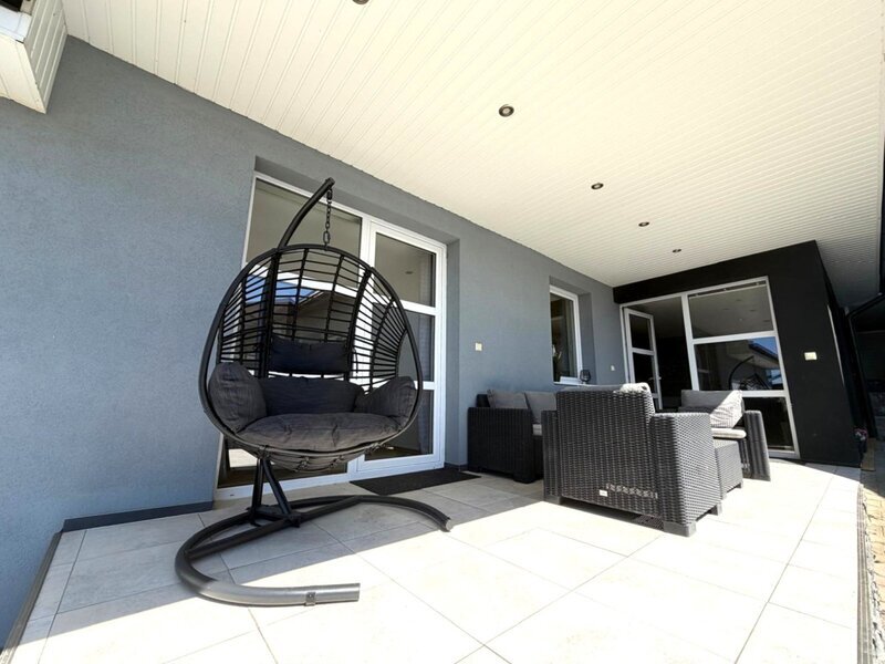 Prodej rodinného domu 4+kk, Vlčnov – terasa, dílna, bazén i zahrada