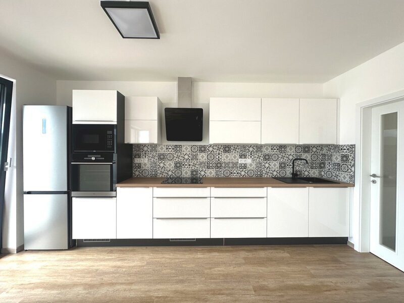 Pronájem moderního bytu 2+kk s terasou, klimatizací a parkováním – Zlín, Prštné
