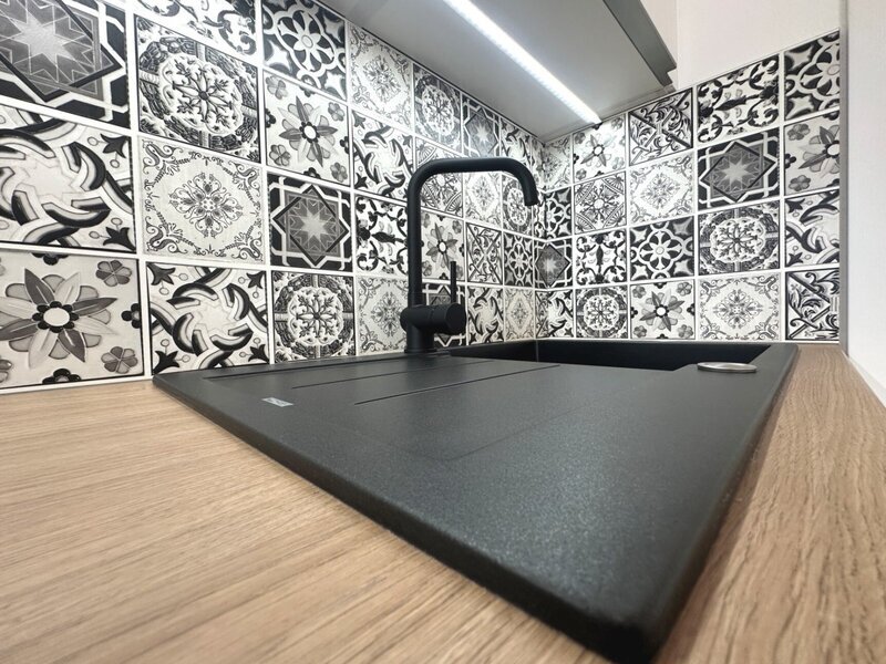 Pronájem moderního bytu 2+kk s terasou, klimatizací a parkováním – Zlín, Prštné
