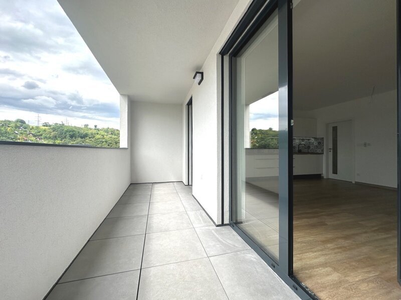 Pronájem moderního bytu 2+kk s terasou, klimatizací a parkováním – Zlín, Prštné