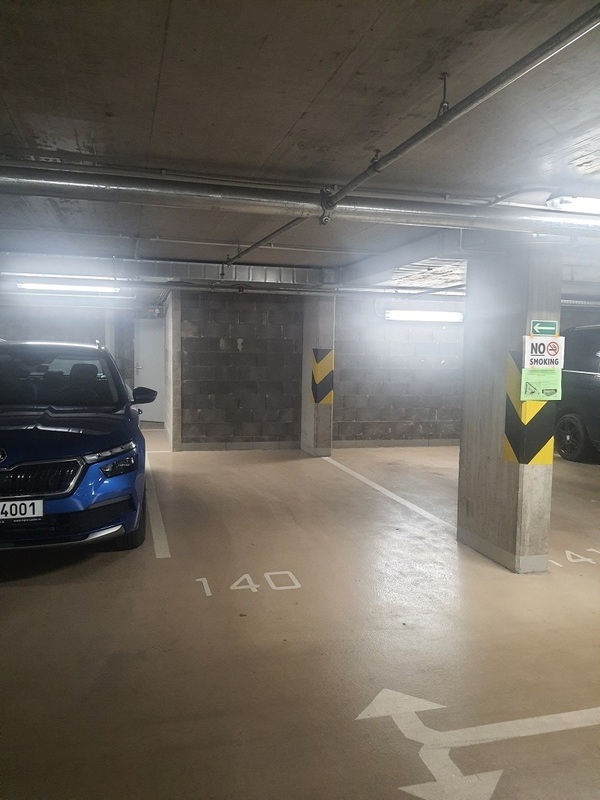 Pronájem garážového stání v novostavbě bytového domu v ul. Bartoškova v Praze 4 Nusle.