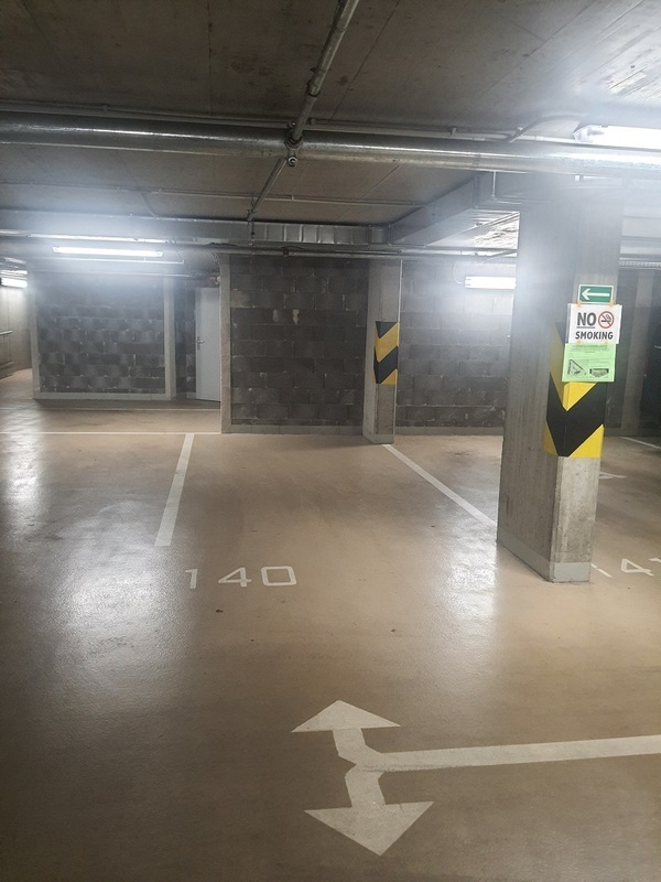 Pronájem garážového stání v novostavbě bytového domu v ul. Bartoškova v Praze 4 Nusle.