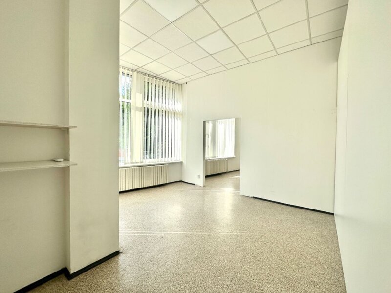 Pronájem dvou samostatných komerčních prostor – centrum Zlína, ulice Bartošova