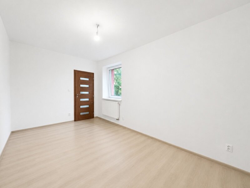 Pronájem prostorného bytu 2+1, 70 m² – Holešov, ul. Bořenovská