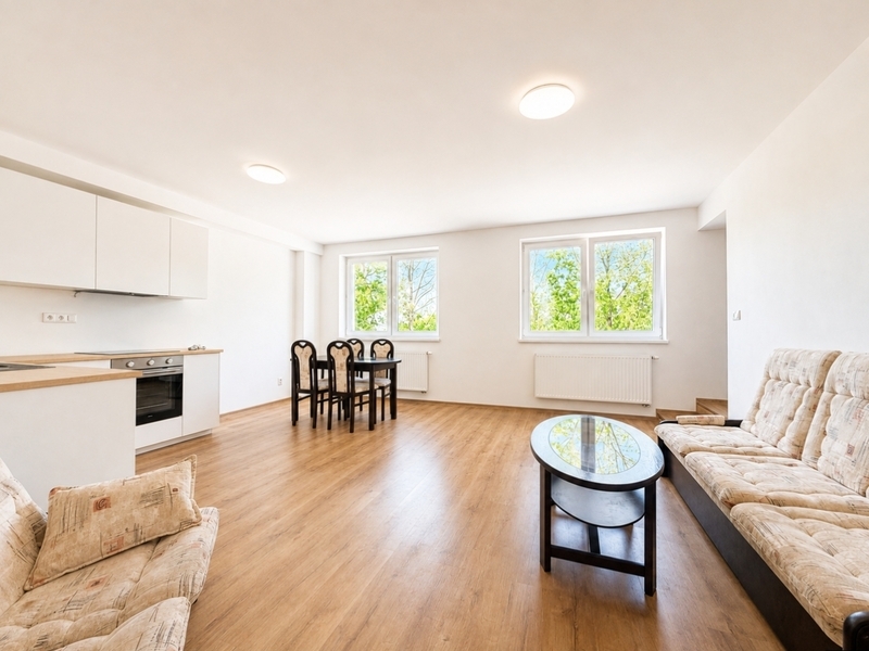 Pronájem zrekonstruovaného bytu 3+kk, 70 m² – Holešov, Bořenovská