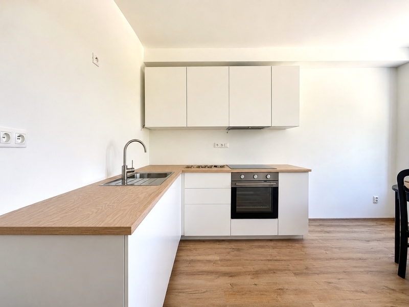Pronájem zrekonstruovaného bytu 3+kk, 70 m² – Holešov, Bořenovská
