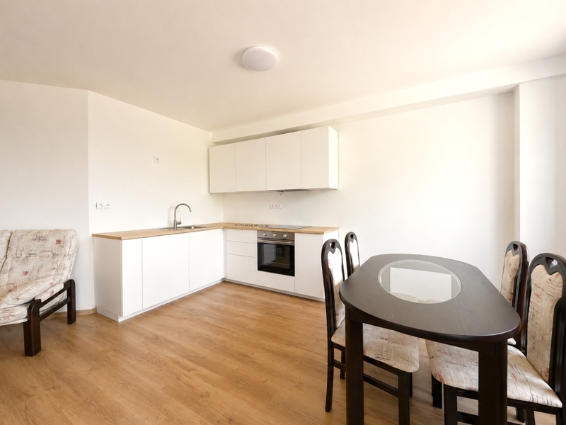 Pronájem zrekonstruovaného bytu 3+kk, 70 m² – Holešov, Bořenovská