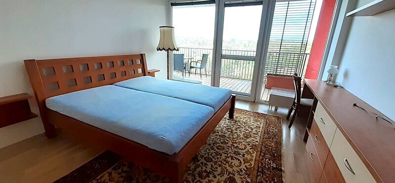 Pronájem bytu 2+kk 66 m2, s vnitřním parkovacím stáním a sklepem, s velkou terasou, Zlín, Pod Křiby