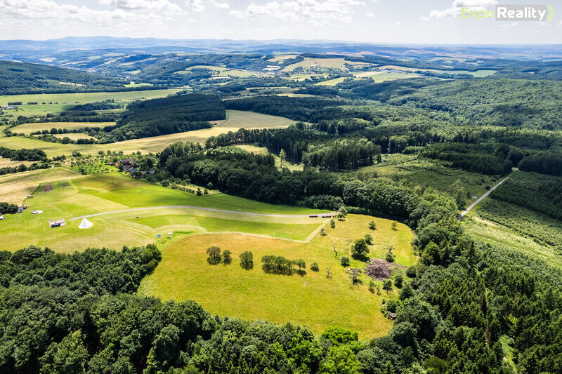 Prodej stavebního pozemku s číslem popisným.